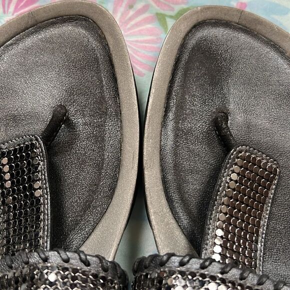 Stuart Weitzman T Strap Thong Sandals Metal - 7.5 - Picture 11 of 13